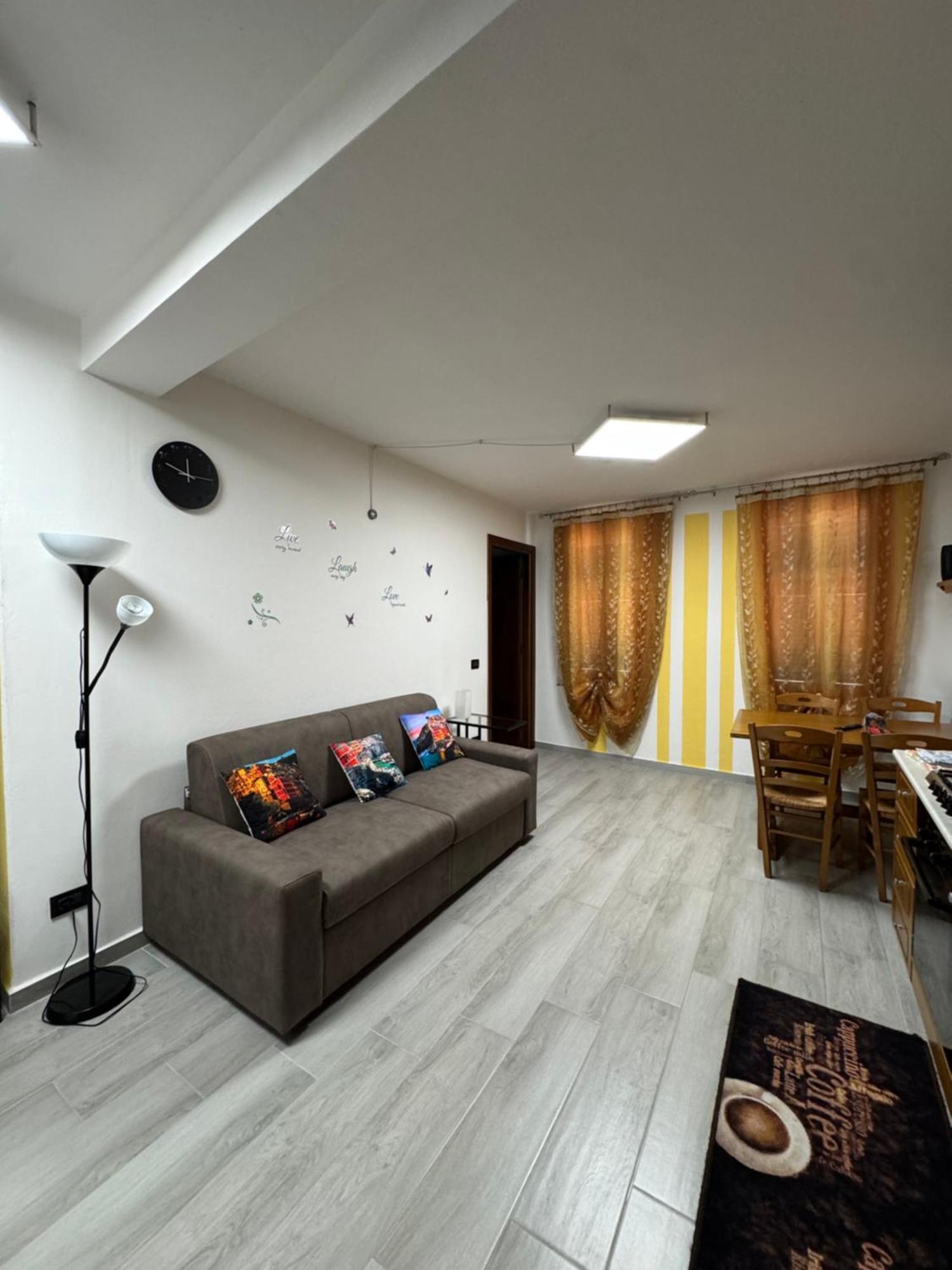 Alloggio Vista Mare Macrescia Ριοματζόρε Εξωτερικό φωτογραφία